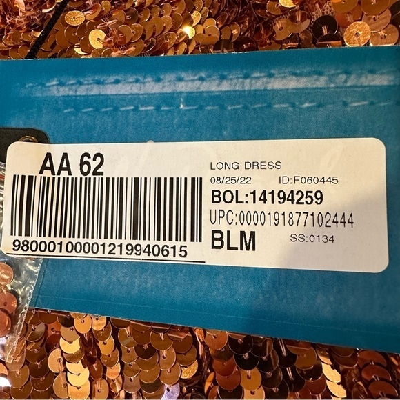 Mac Duggal NWT Sequined One Sleeve Column Gown, size 10 - Picture 12 of 13